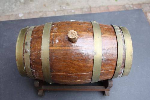 WOODEN BARREL ON STAND - 180 MM DIAM. - 300 MM LONG