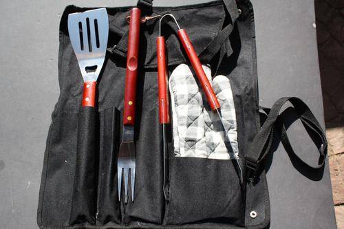 4 PIECE BRAAI SET - GOURMET TRADIONS - BRAAI SEASON IS HERE - PLEASE HAVE A LOOK
