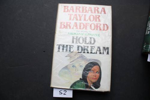 HOLD THE DREAM - B.TAYLOR BRADFORD - 1985