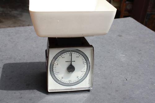 KITCHEN SCALE - GOLDLING - IRELAND - PLEASE HAVE A LOOK