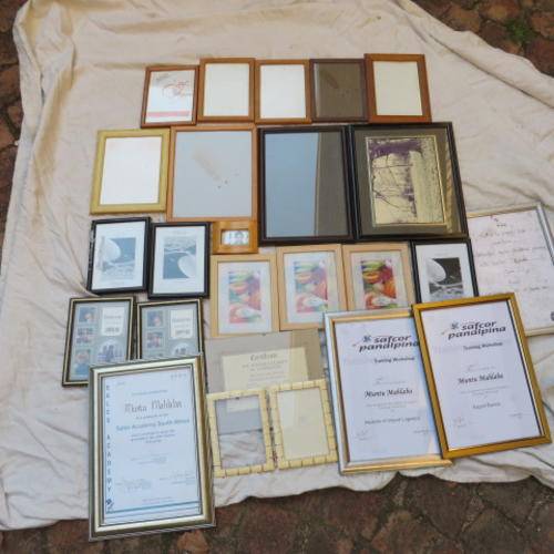 CRAZY ONE HUNDRED RAND START !!! - 24 VARIOUS PHOTO FRAMES - 4 WITHOUT GLASS