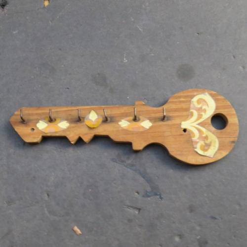 WOODEN KEY HANGER - 260 X 35 MM PLEASE HAVE A LOOK