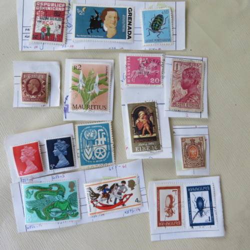 260 WORLDWIDE STAMPS - ON PAPER OR HINGED - AS PER SCAN - PLEASE HAVE A LOOK