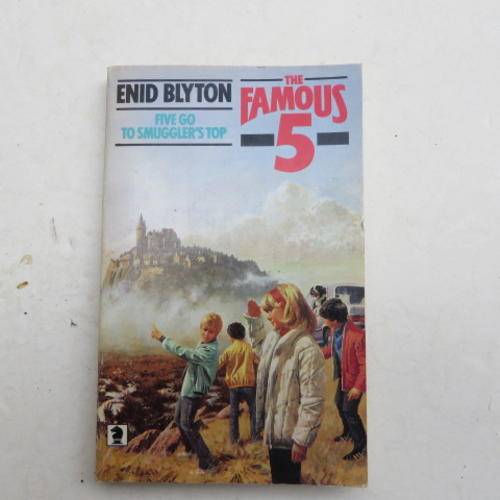 ENID BLYTON - THE FAMOUS 5 - FIVE GO TO SMUGGLER'S TOP