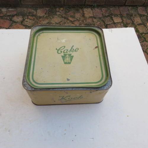 OLD TIN BOX - CAKE / KOEK - 235 X 235 MM - 115 MM HIGH
