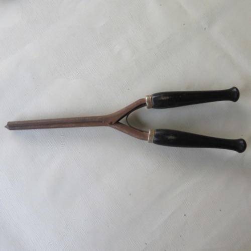 OLD METAL  HAIR CURLING TONGUE - 230 MM