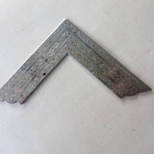 UNKNOWN FREE MASON ITEM - 83 X 83 MM - 20 MM WIDE