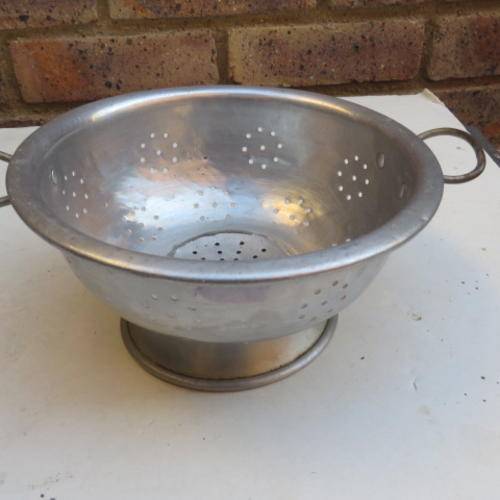 ALUMINIUM COLANDER - 235 MM DIAM. - 110 MM HIGH