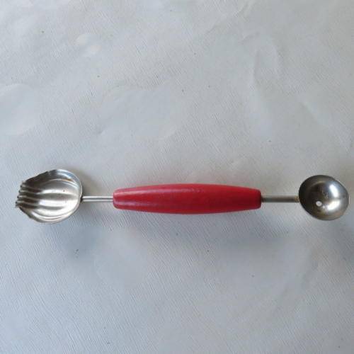MELON BALLER WITH BUTTER CURLER