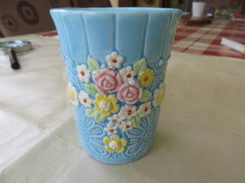 BEAUTIFUL ORNATE MUG - 70 MM DIAM. - 90 MM HIGH