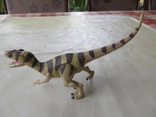 HARD PLASTIC DINOSAUR - AS PER SCAN - WILL COMBINE POSTAGE