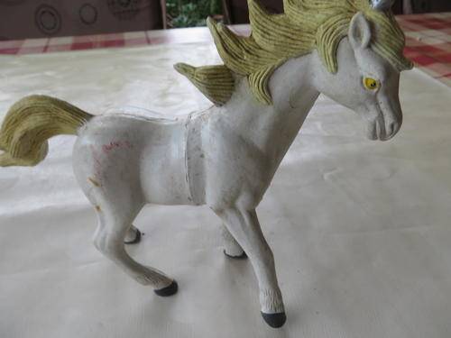 HARD PLASTIC  ANIMAL - AS PER SCAN - WILL COMBINE POSTAGE