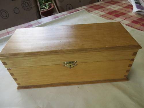 BEAUTIFUL WOODEN BOX 285 X 120 MM - 120 MM HIGH - AS PER SCAN