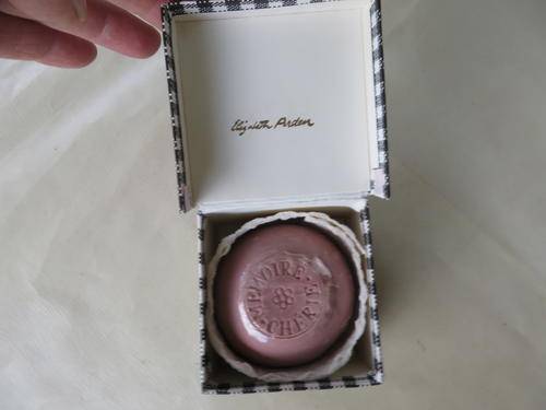 ROUND SOAP - MEMOIRE CHERE - ELIZABETH ARDEN