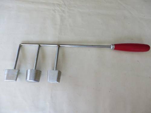 OLD DOUGH SNACKLE IRON - 130 MM WIDE - 370 MM LONG - AS PER SCAN