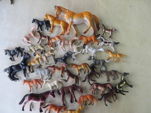 36 HARD PLASTIC HORSES - 40 - 110 MM - AS PER SCAN