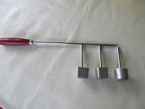 OLD DOUGH SNACKLE IRON - 140 MM WIDE - 370 MM LONG - AS PER SCAN