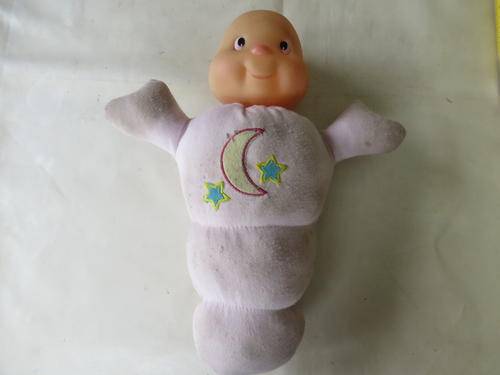 UNUSUAL MUSIC PLAYING DOLL - DOES CHANGE COLOUR OF HEAD AS WELL - 300 MM - SUM SUM FASHION & TOYS