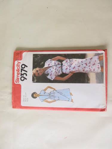 SIMPLICITY - PATTERN NO. 9379 - SIZE 14 - BUST 92 CM-  FACTORY FOLDED - AS PER SCAN