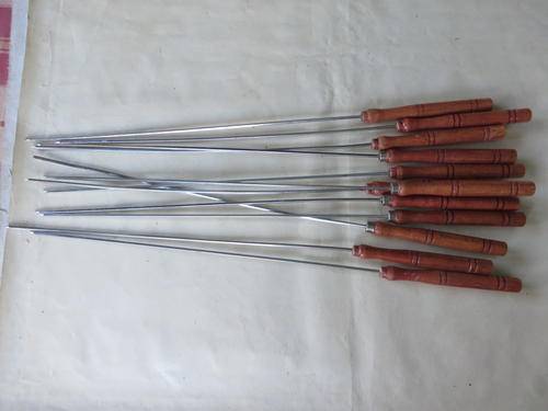 12 STAINLESS STEEL SKEWERS - 330 MM - 450 MM OVERALL - AS PER SCAN