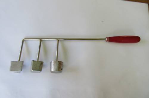 OLD DOUGH SNACKLE IRON - 150 MM WIDE - 390 MM LONG - AS PER SCAN