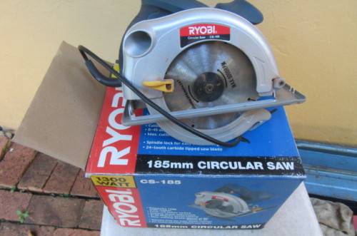 RYOBI CS - 185 CIRCULAR SAW