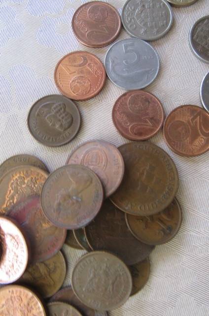LUCKY DIP - CLEARANCE OF 175 UNCHECKED WORLD COINS - BID PER ITEM- GOOD FINDS POSSIBLE