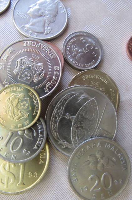 LUCKY DIP - CLEARANCE OF 175 UNCHECKED WORLD COINS - BID PER ITEM- GOOD FINDS POSSIBLE