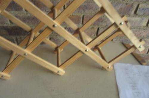FOLDABLE WOODEN WINE RACK FOR 6 BOTTELS
