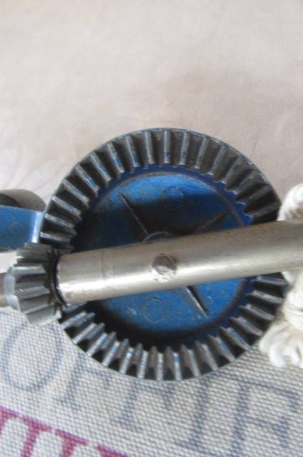 SMALL VINTAGE HAND BRACE DRILL - 250 MM - AS PER SCAN