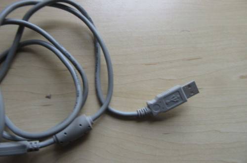 VINTAGE DIGITAL CAMERA - FUJI FILM S300 WITH CARRY BAG - NOT TESTED - MAYBE COLLECTORS ITEM  -SP