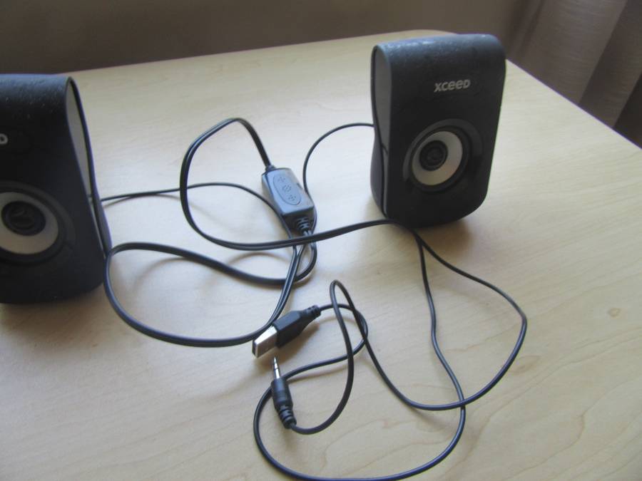 2 XCEED STEREO MINI SPEAKERS - AS PER SCAN