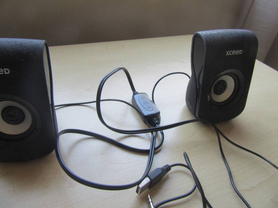 2 XCEED STEREO MINI SPEAKERS - AS PER SCAN
