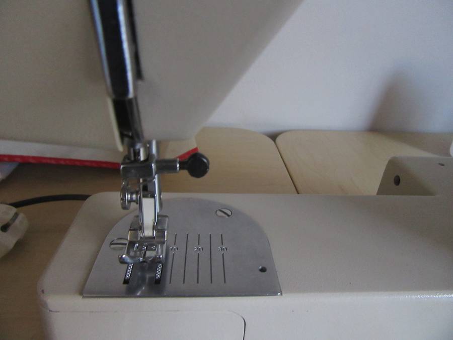 GOOD START FOR THE BEGINNER - ELNA - LUMINA 120 SEWING MACHINE - WORKING