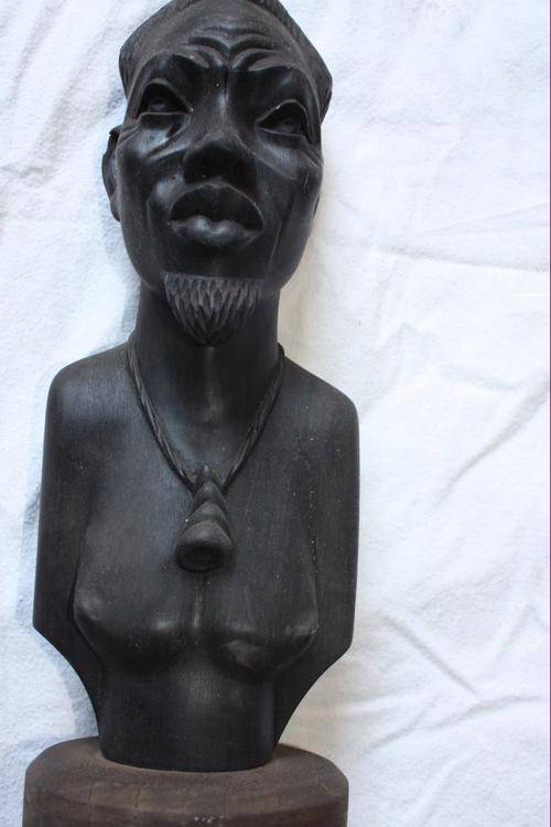 WOODEN AFRICAN BUST - 360 MM