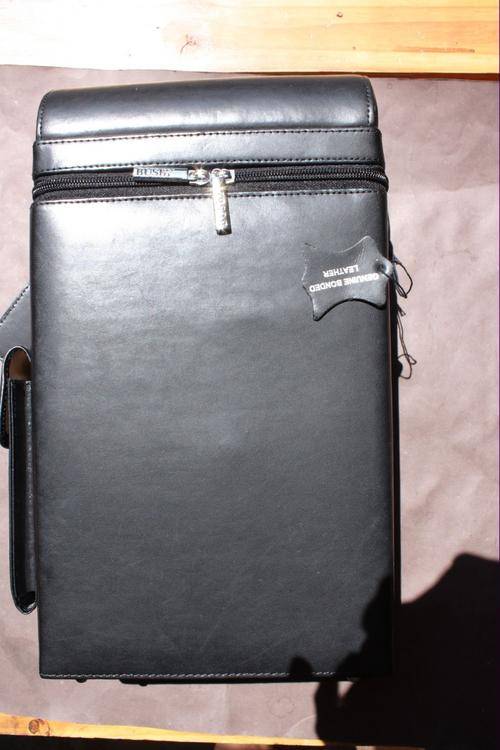 BUSBY - TWO BOTTLE LEATHER CARRY BAG FOR YOUR OWN WINE - 200 X 360 X 100 MM