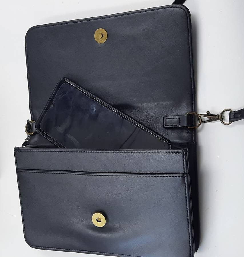 COTTON ROAD SLING PURSE! IN BLACK!