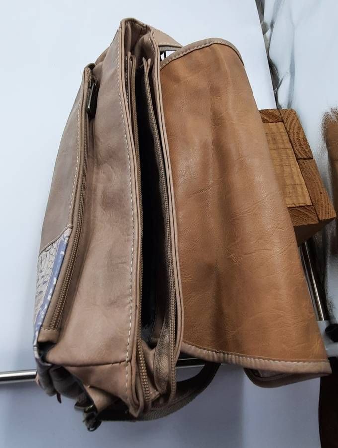 SHOULDER SLING BAG BY TROOCOLOR!(COTTON ROAD) /BEIGE