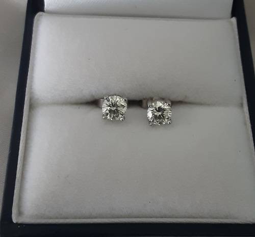 18ct DIAMOND STUD EARRINGS 0.52ct