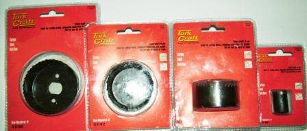 TORK CRAFT 4 PIECE CARBON STEEL HOLE SAW SET: IDEAL FOR CUTTING WOOD AND PLASTIC (K)