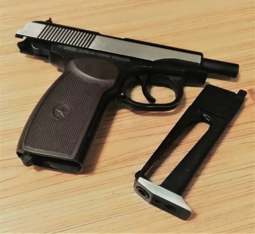 KWC MAKAROV CO2 BLOWBACK 4.5MM AIRGUN