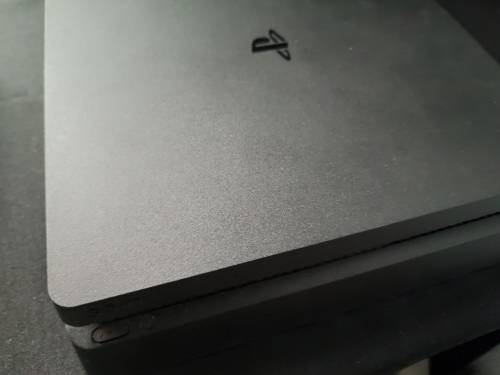 Ps4 slim bundle includes spiderman