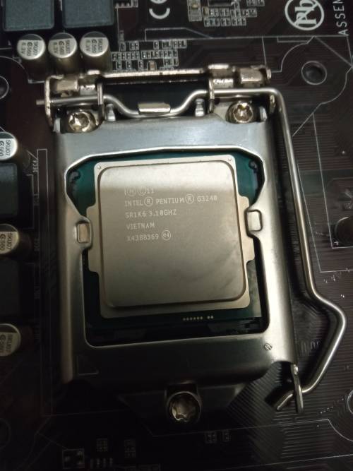 GYGABYTE GA-B85M-DS3H Motherboard