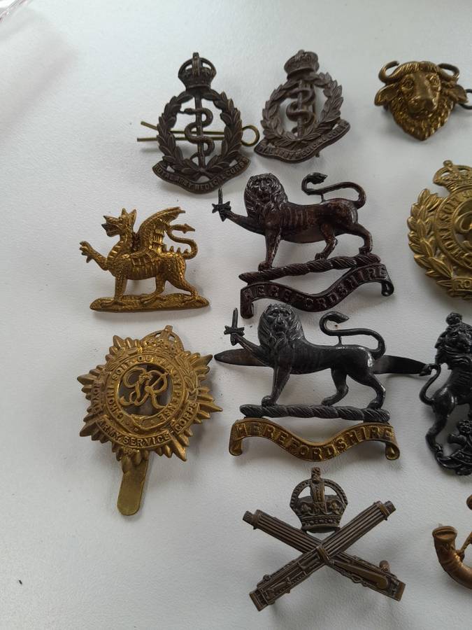 British Military Badges x 11 pieces