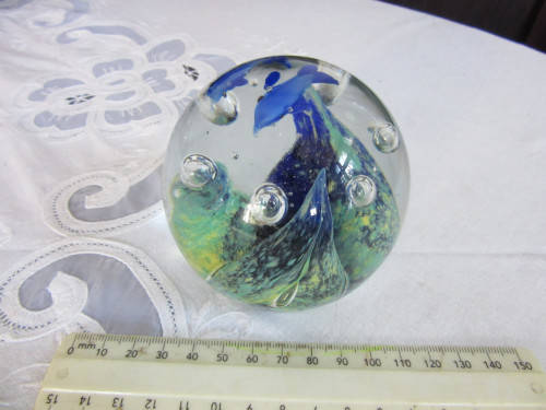 ART GLASS PAPERWEIGHT LARGE