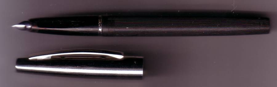 Platignum cartridge fountain pen with M nib, made in England