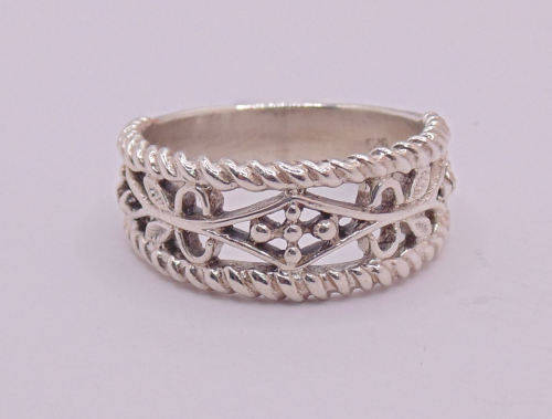 Pattern ring