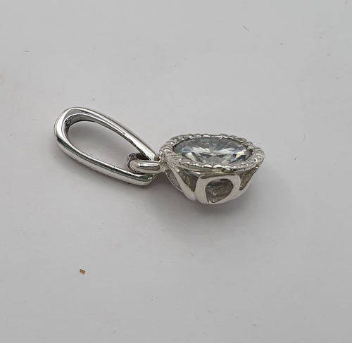 1.7ct Moissanite Pendant *hand made