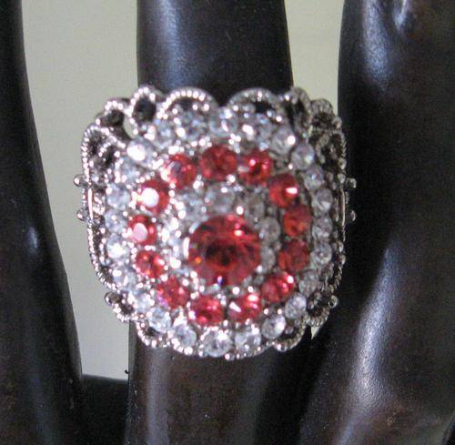 ANTIQUE STYLE RHINESTONE INCRUSTED COCKTAIL RING