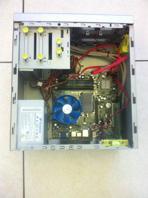 Core 2 Quad PC 2GB 160GB + 19"  LED Samsung Monitor